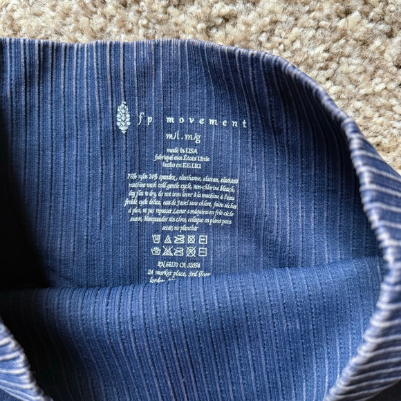 Free People Good Karma Leggings M/L NWOT Deepest Navy FP Movement - Picture 5 of 5